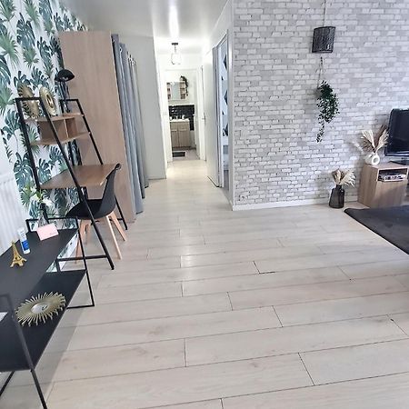 Appartement Pres Gare, Parking 威戈纽克索塞尼 外观 照片
