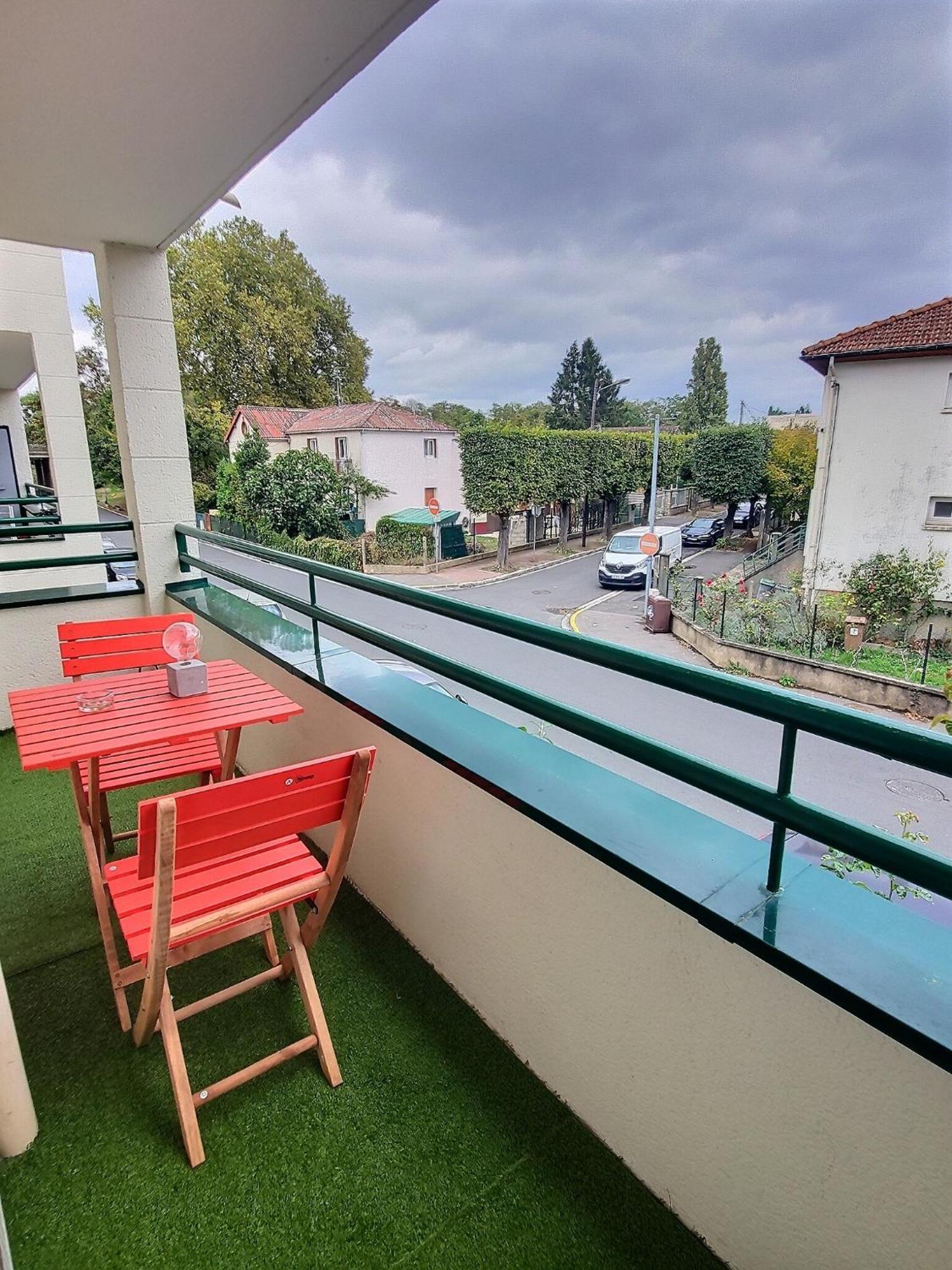 Appartement Pres Gare, Parking 威戈纽克索塞尼 外观 照片