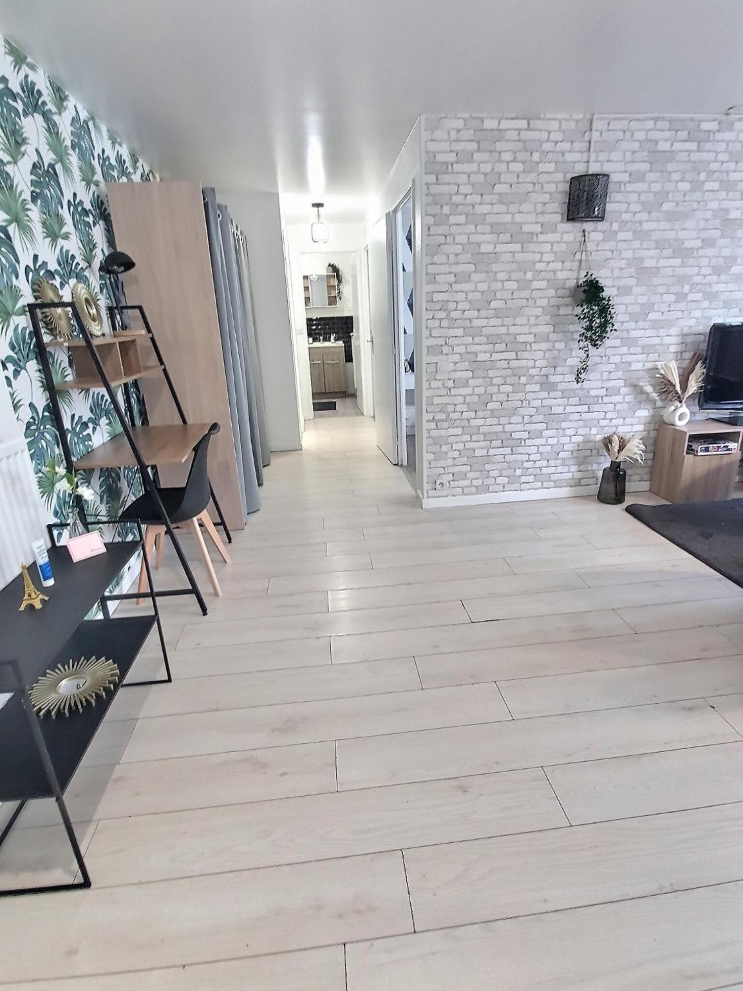 Appartement Pres Gare, Parking 威戈纽克索塞尼 外观 照片