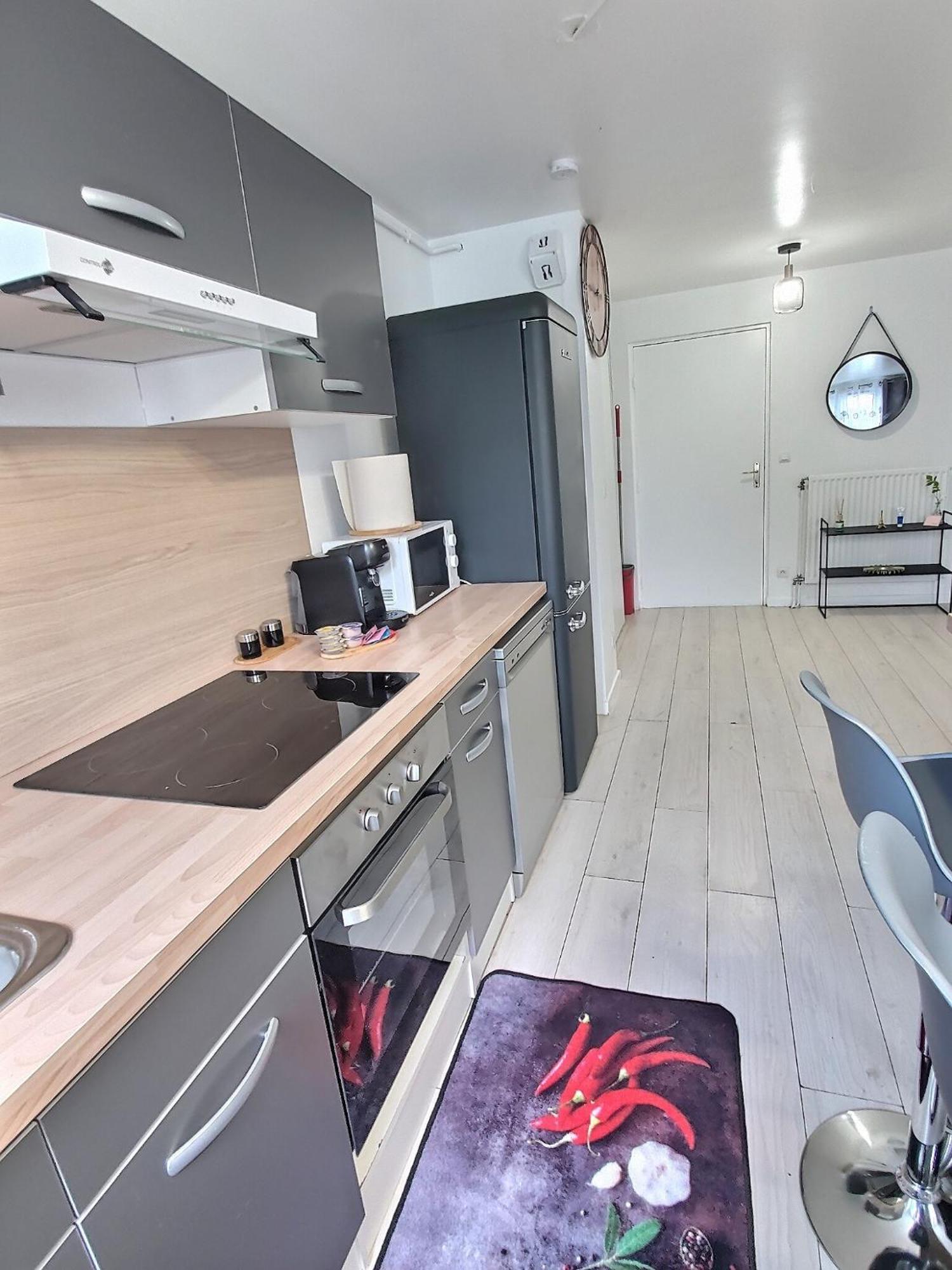 Appartement Pres Gare, Parking 威戈纽克索塞尼 外观 照片